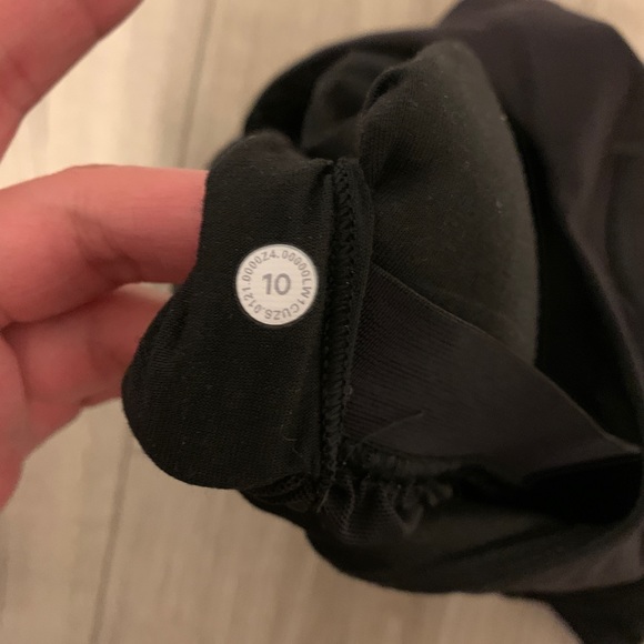 Lululemon everlux and mesh cropped tank - Picture 3 of 3